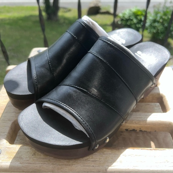 Earth Black Leather “Pine Tiga “ Clog Sandals Women’s Size 7.5M - Picture 2 of 12